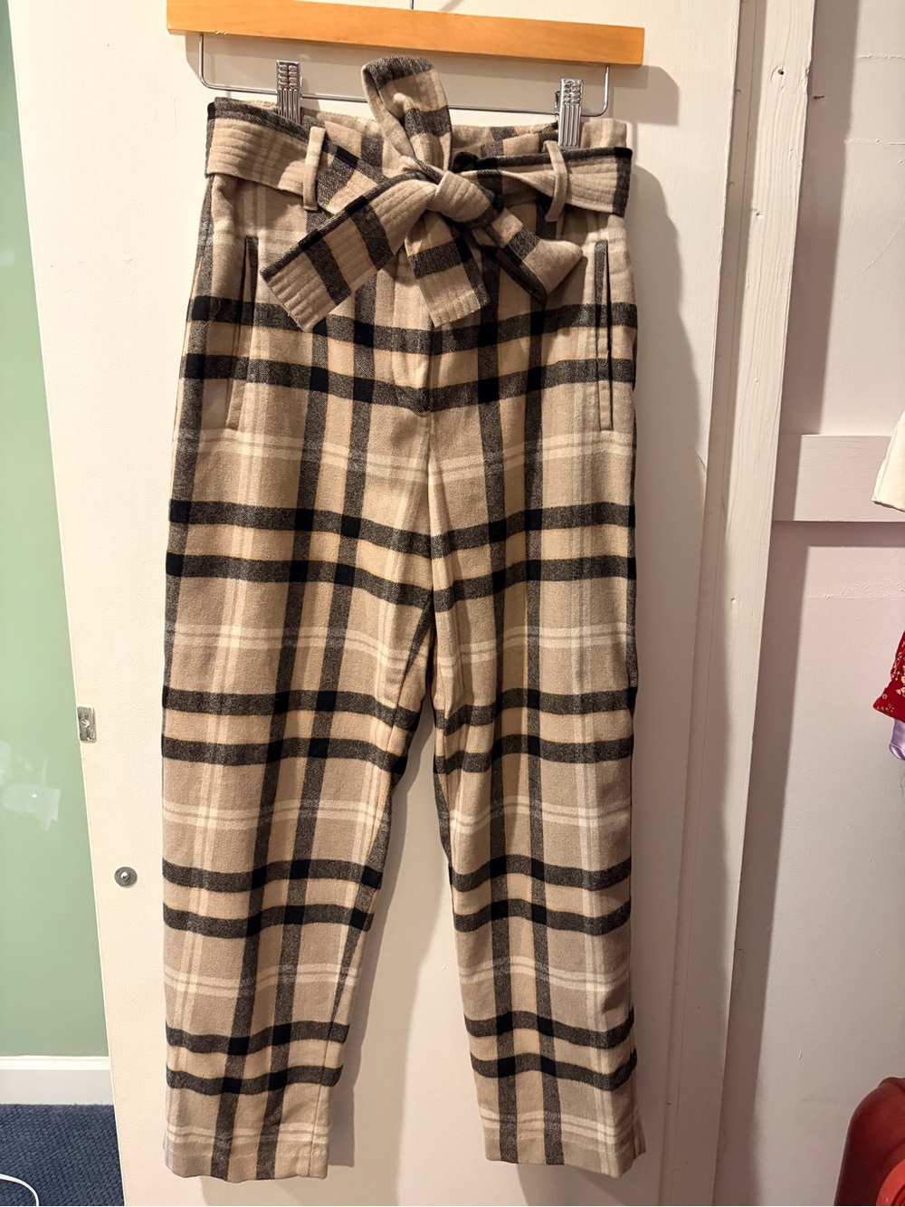 Aritzia Beige and Black Plaid Paperbag Waist Cropped Pants